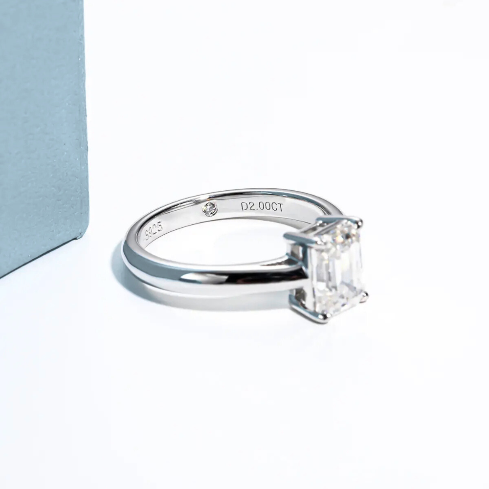 Anel Prata 925 Solitário Moissanite Corte Esmeralda Liso