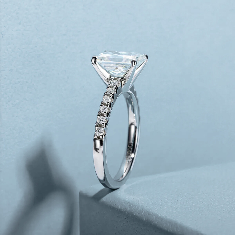 Anel Prata 925 Solitário Moissanite Corte Radiante Cravejado
