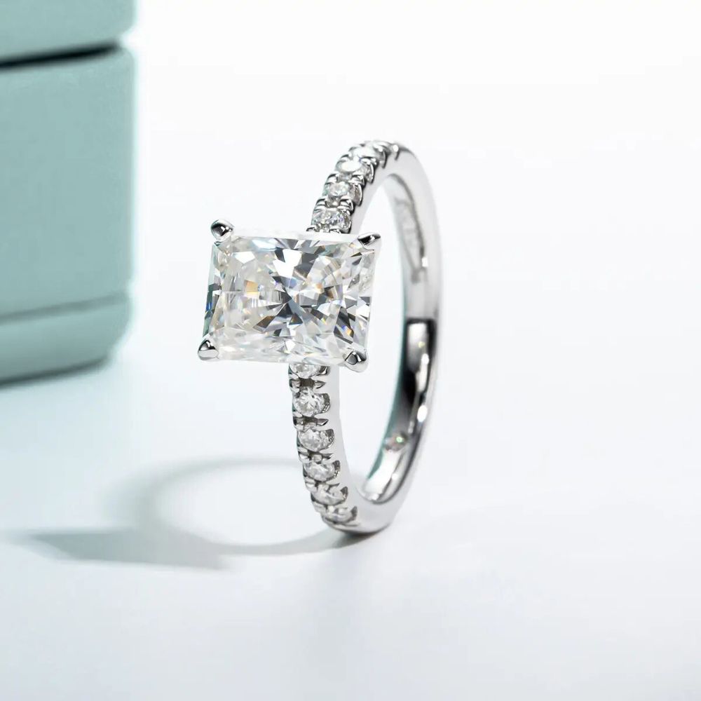 Anel Prata 925 Solitário Moissanite Corte Radiante Cravejado