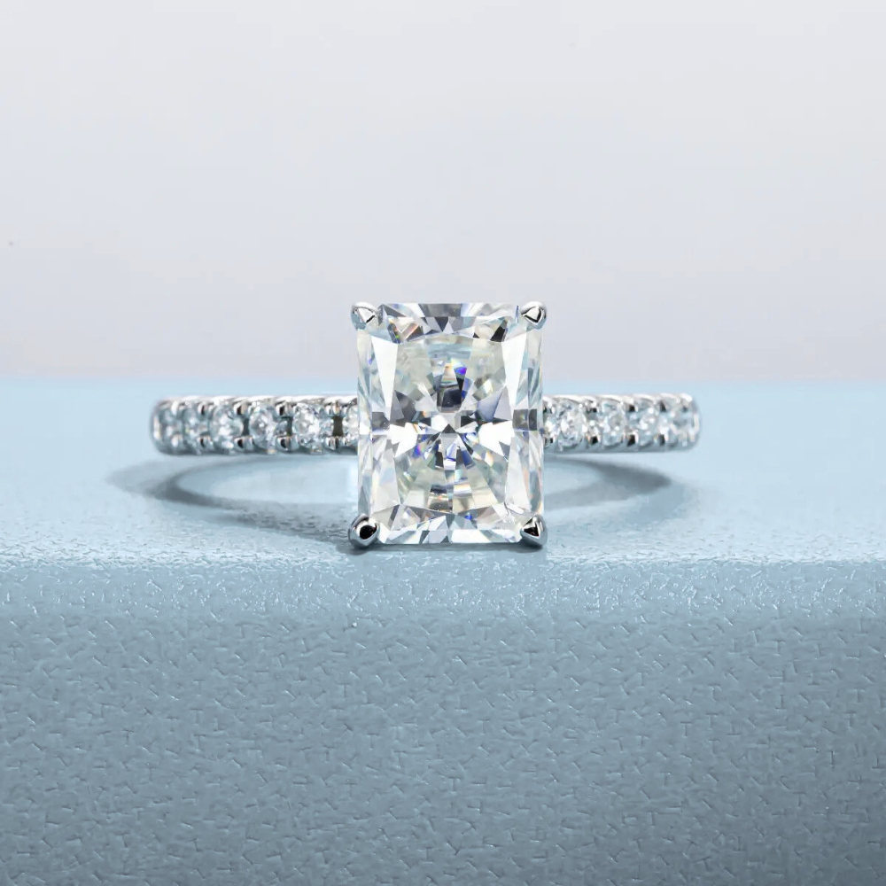Anel Prata 925 Solitário Moissanite Corte Radiante Cravejado