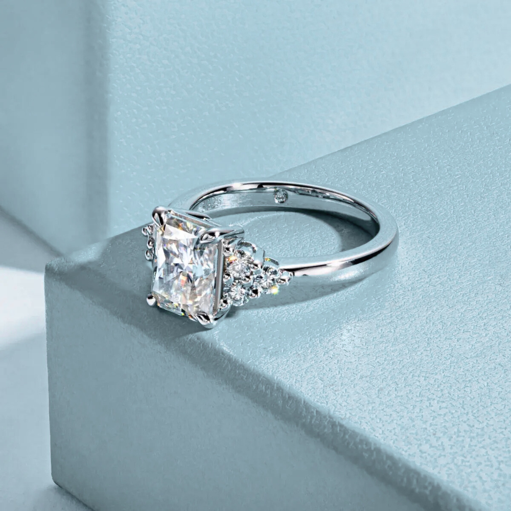 Anel Prata 925 Solitário Moissanite Corte Radiante Pedras Laterais