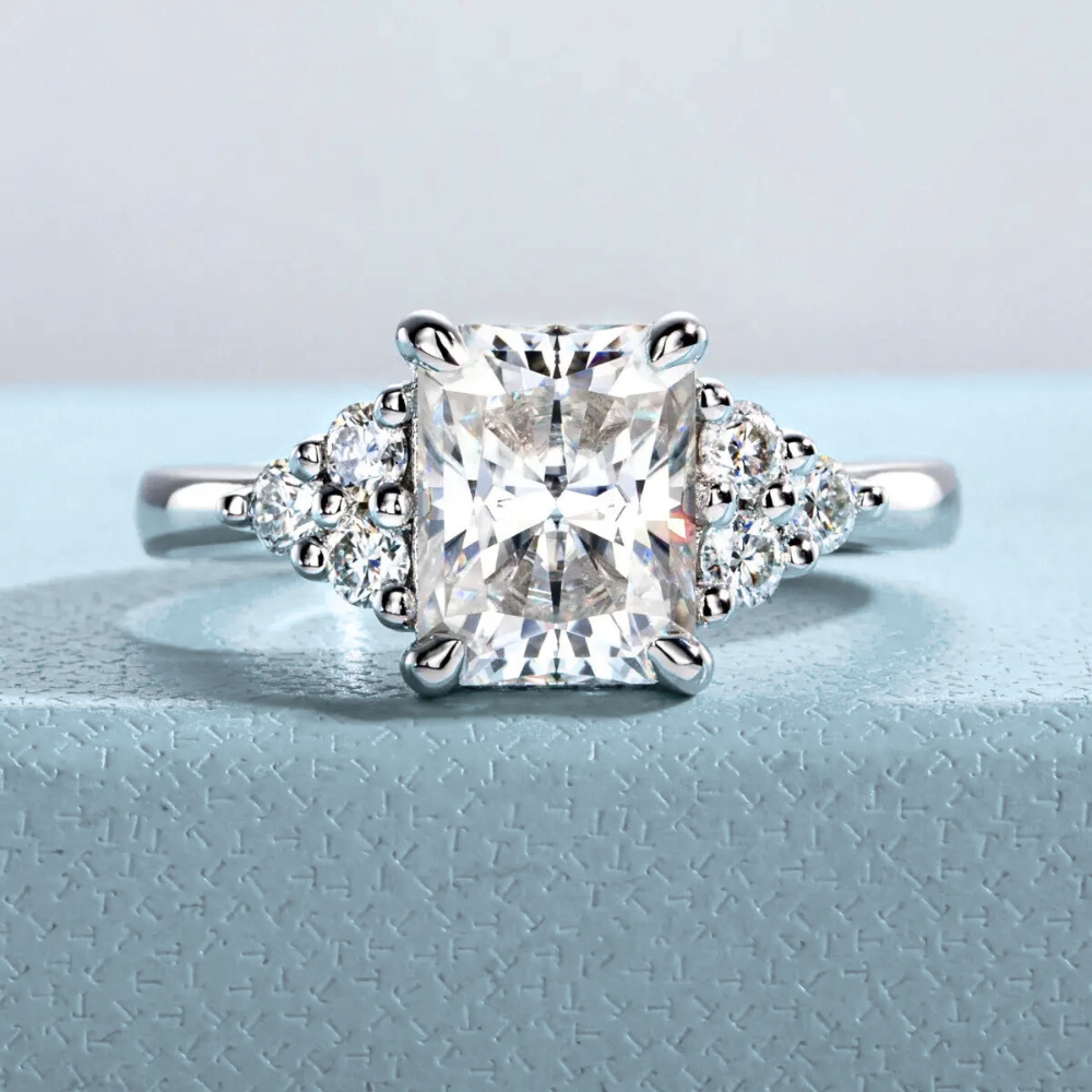 Anel Prata 925 Solitário Moissanite Corte Radiante Pedras Laterais