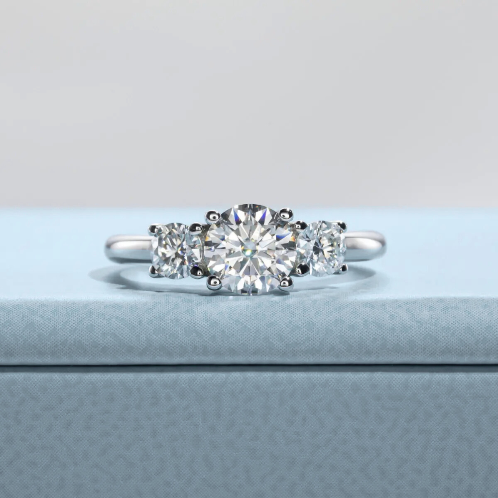 Anel Prata 925 Solitário Moissanite Triplo