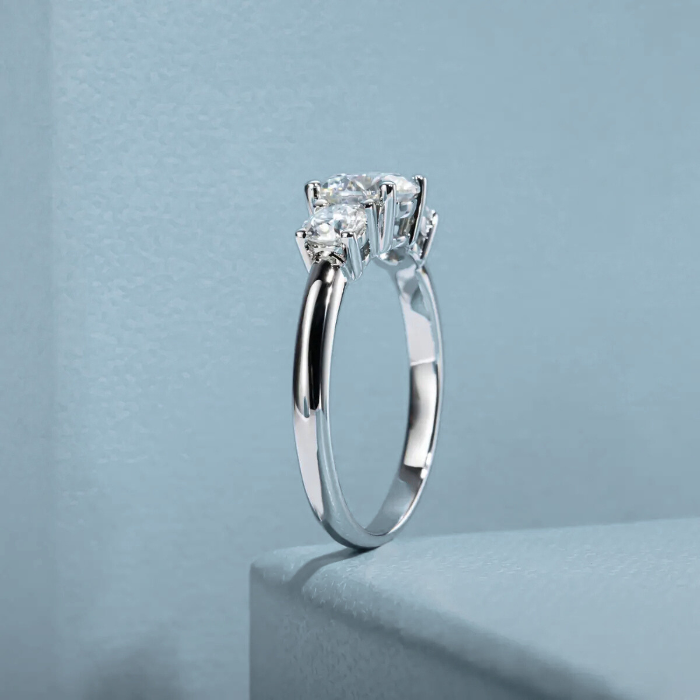 Anel Prata 925 Solitário Moissanite Triplo