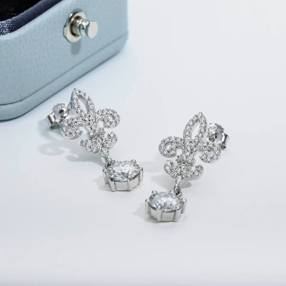 Brinco Prata 925 Moissanite Flor de Lis