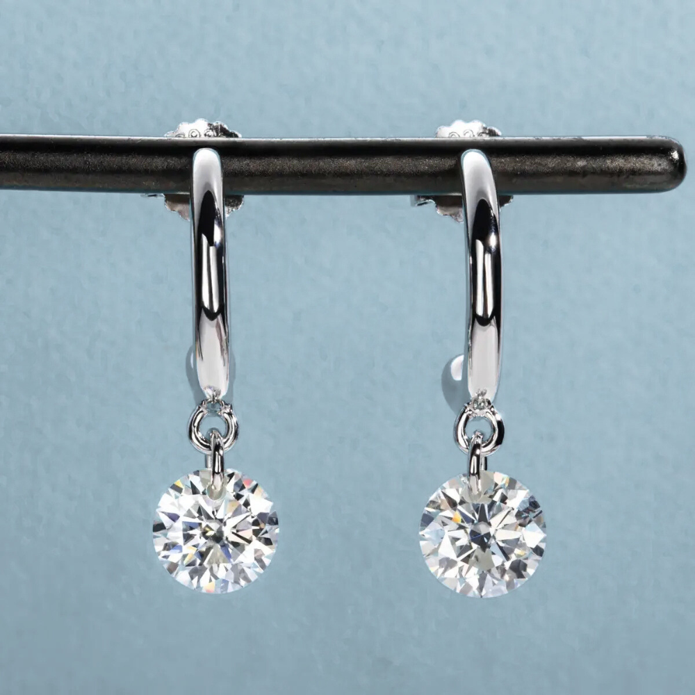 Brinco Prata 925 Moissanite Ponto de Luz Semi Argola