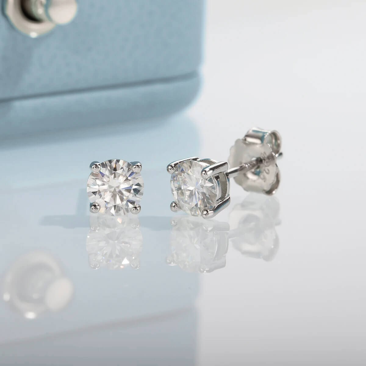 Brinco Prata 925 Moissanite Ponto de Luz Delicado