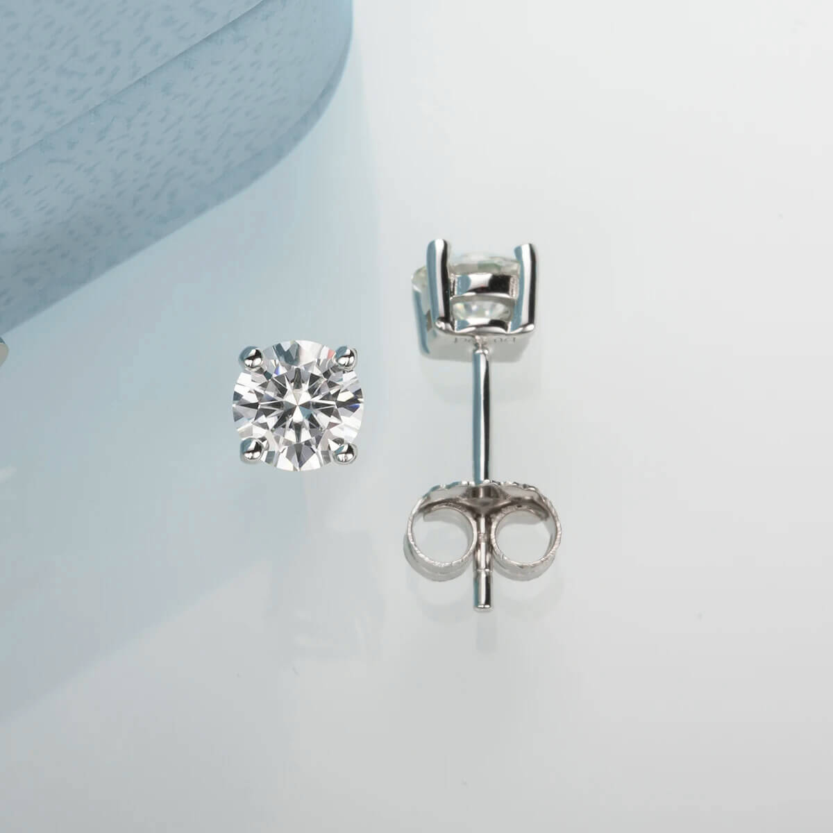 Brinco Prata 925 Moissanite Ponto de Luz Delicado