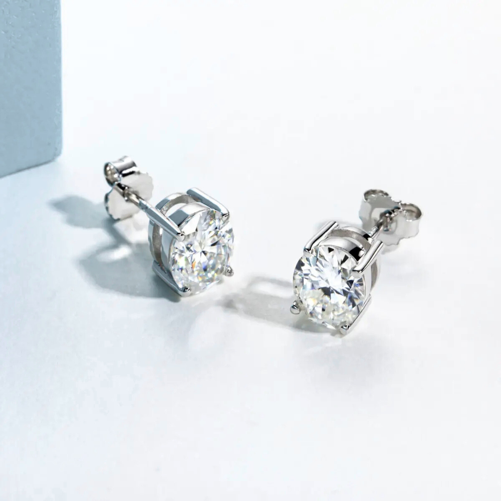 Brinco Prata 925 Moissanite Ponto de Luz Oval