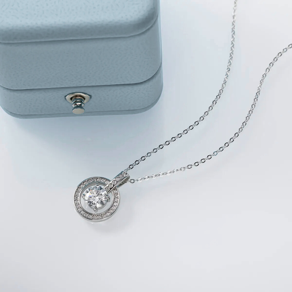 Colar Prata 925 Moissanite Círculo Cravejado e Ponto de Luz